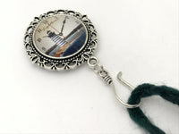 Lighthouse Magnetic Knitting Pin for Portuguese Knitting