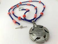 Yarn Cutter Pendant Necklace, Gift for Knitters, Beaded Cutter Necklace, Clover Yarn Cutter