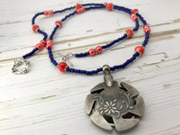 Yarn Cutter Pendant Necklace, Gift for Knitters, Beaded Cutter Necklace, Clover Yarn Cutter